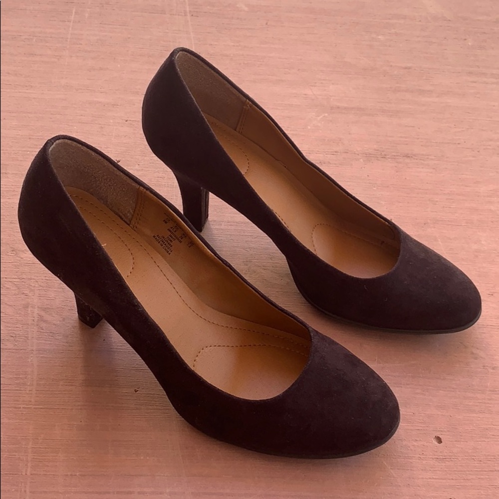 Black suede pumps